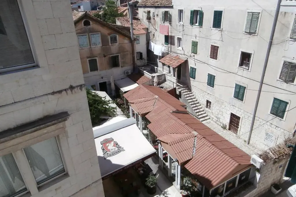 Charming Stone Apartment In The Heart Of Split